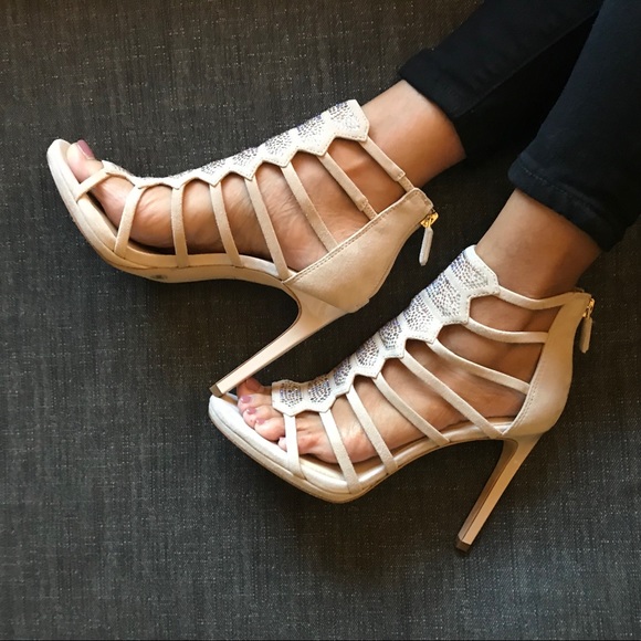 Vince Camuto suede heels - Picture 3 of 7